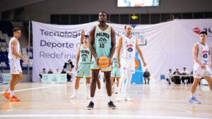 Jugadores del Palmer Basket en un partido de baloncesto