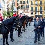 Ceremonia del 150 aniversario de la Polic&iacute;a Montada de Palma con caballos y oficiales.