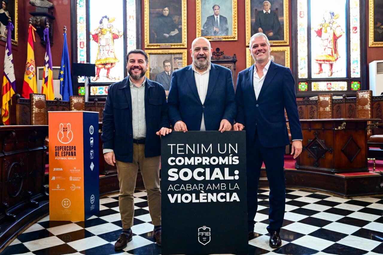 Presentaci&oacute;n de la Supercopa de Espa&ntilde;a en un evento oficial