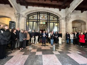 Acto de solidaridad en el Palau del Consell de Mallorca por la v&iacute;ctima de violencia machista.