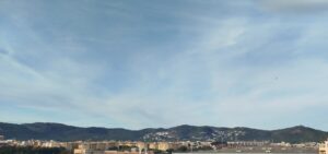 Vista del cielo y monta&ntilde;as en las Islas Baleares