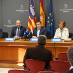 Reuni&oacute;n sobre la transformaci&oacute;n de Magaluf con varios ponentes