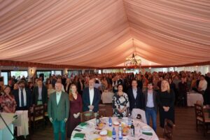 Asistentes a la cena de Navidad de Vox Baleares en un restaurante