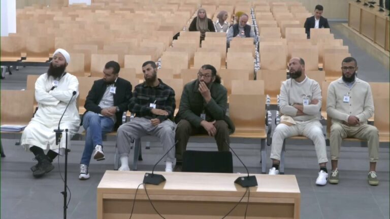 Grupo de personas en un juicio relacionado con yihadismo