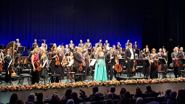 La Orquesta Sinfónica de les Illes Balears en el escenario durante el Concierto de Año Nuevo