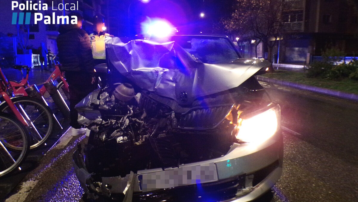 Novel, borracho e imprudente: investigado tras provocar un aparatoso accidente