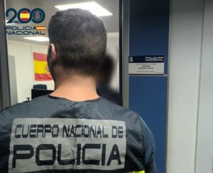 Agente de la Polic&iacute;a Nacional en comisar&iacute;a tras agresi&oacute;n por celos
