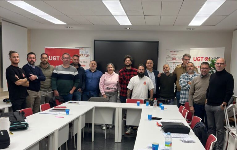 Reuni&oacute;n de la comisi&oacute;n sobre socorrismo en Baleares con varios participantes