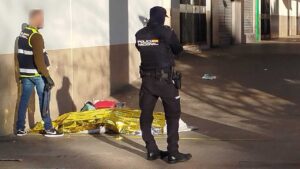 Aparece un cad&aacute;ver en plena calle en Camp Red&oacute;