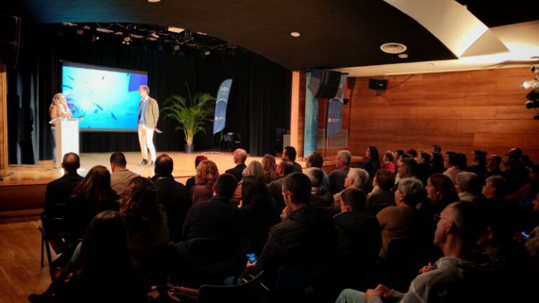 Presentaci&oacute;n del calendario de conferencias de salud en Calvi&agrave;