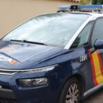 Coche de la Polic&iacute;a Nacional estacionado en la calle