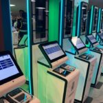 Máquinas de control automático de pasaportes en un aeropuerto español