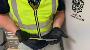 Cuchillo utilizado en un apu&ntilde;alamiento en el aeropuerto de Palma