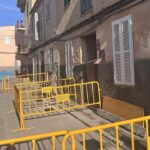 Vista de la calle Sant Francesc en Manacor tras el derrumbe de una casa