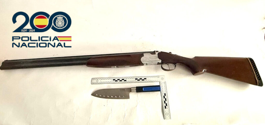 Escopeta y cuchillo intervenidos por la Policía Nacional en Palma