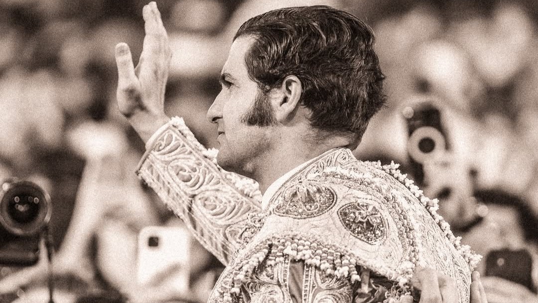 Morante de la Puebla saludando en la plaza de Las Ventas