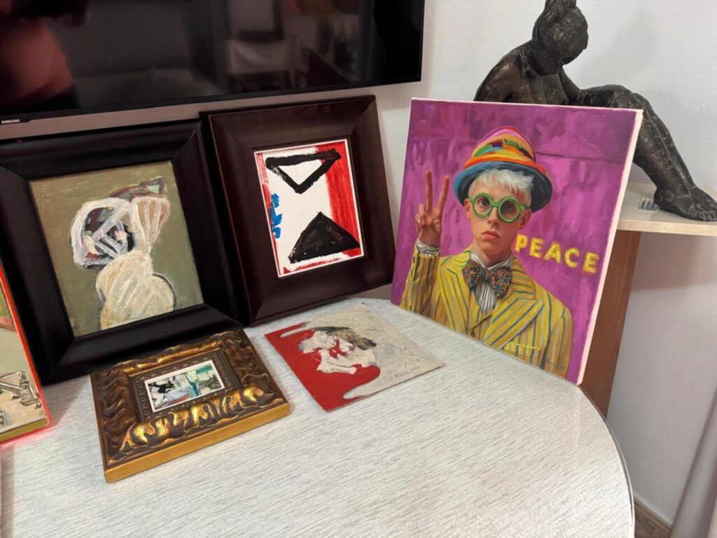 Pinturas y esculturas en la casa de Rafael Palma en Porto Cristo