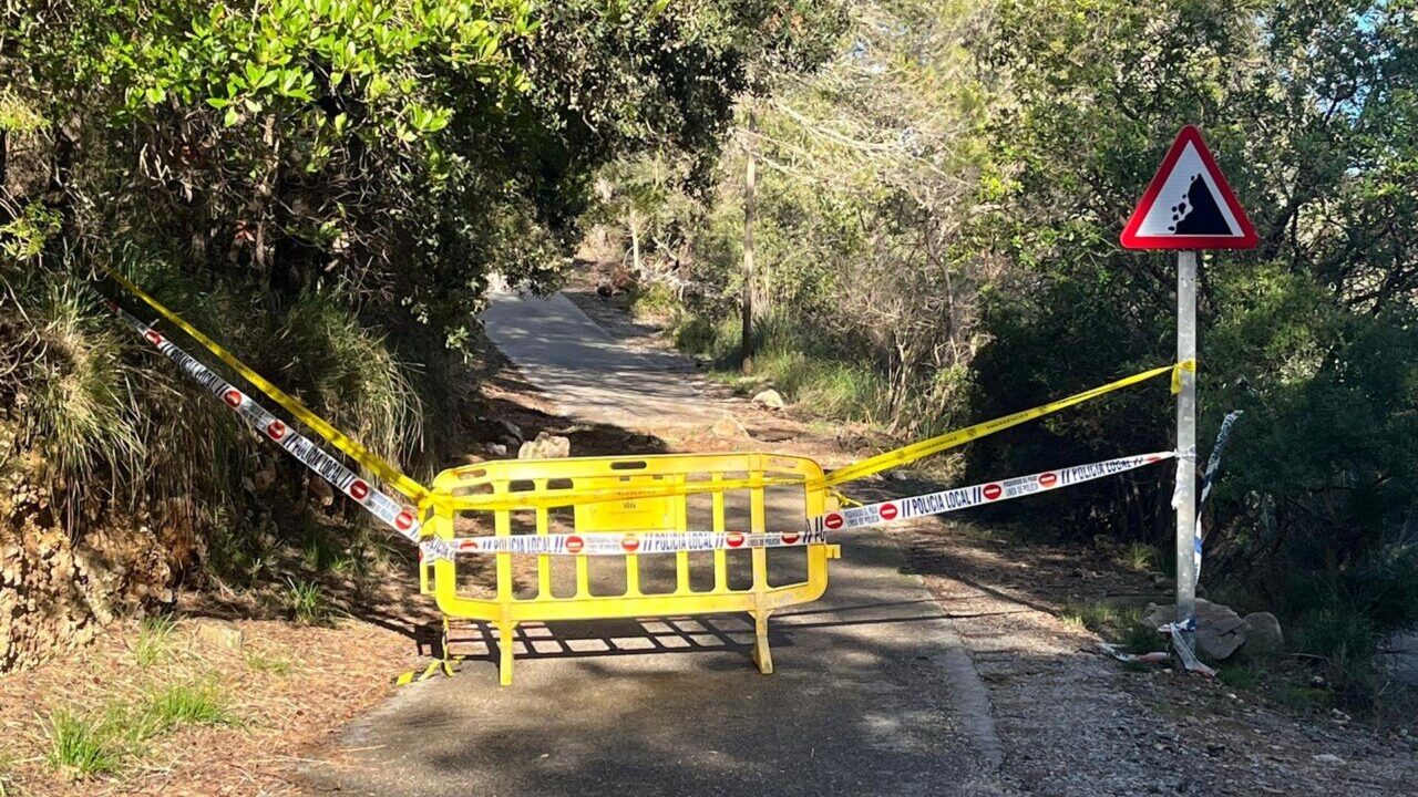 Cierre de acceso a Es Verger en Esporles por riesgo de desprendimientos