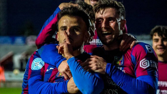 Jugadores del Poblense celebrando un gol de Nofre Riera