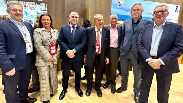 Grupo de hoteleros de Mallorca en la feria Fitur 2026