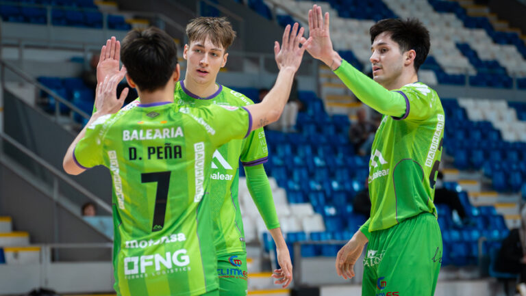 Jugadores del Illes Balears Palma Futsal celebrando un gol en el partido