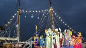 Los Reyes Magos llegan al Moll Vell de Palma en un barco antiguo