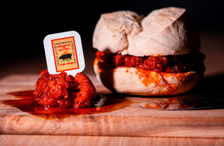 Llonguet de Sobrassada de Mallorca con miel a la brasa