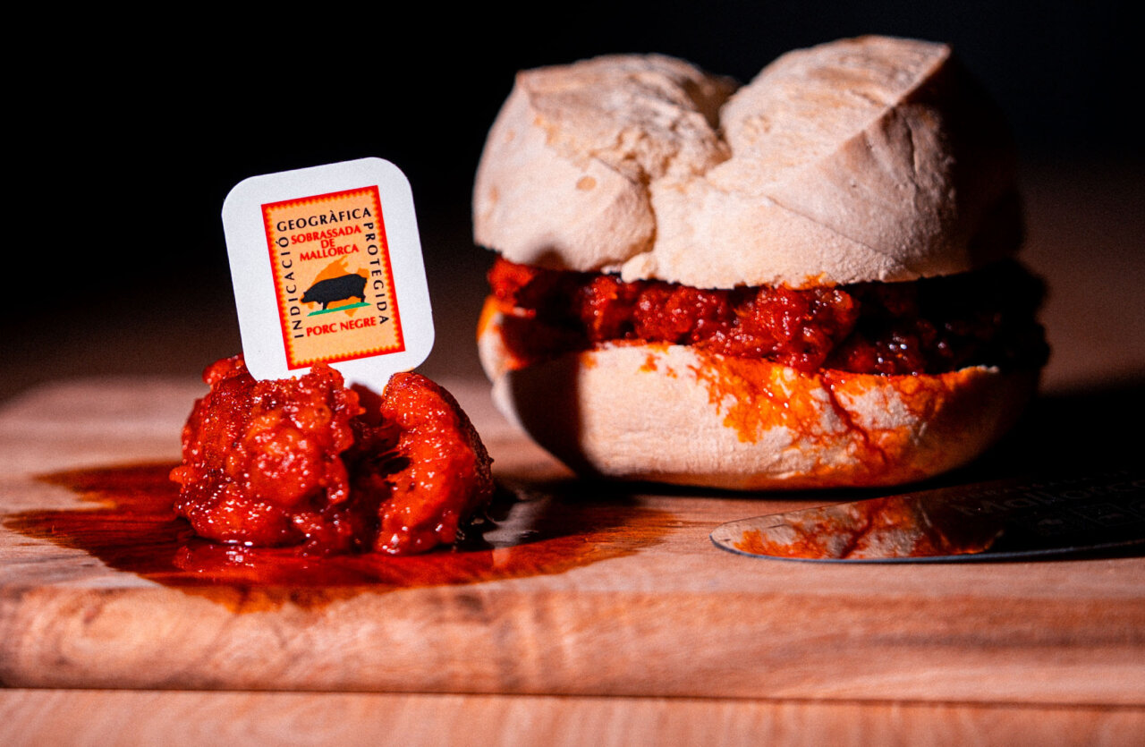 Llonguet de Sobrassada de Mallorca con miel a la brasa