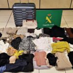 Maleta con ropa recuperada tras un robo en el aeropuerto de Palma