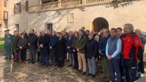 El Consolat de Mar acoge un minuto de silencio por la tragedia ferroviaria de Adamuz
