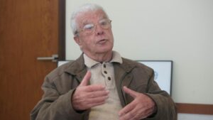 Miquel Contest&iacute; hablando sobre el RCD Mallorca en una entrevista