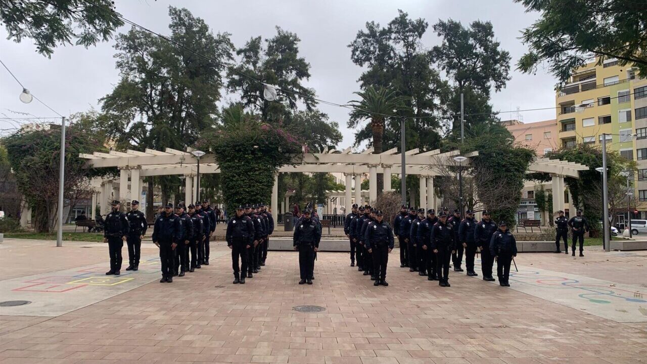 Grupo de nuevos agentes de la Polic&iacute;a Local de Palma en formaci&oacute;n