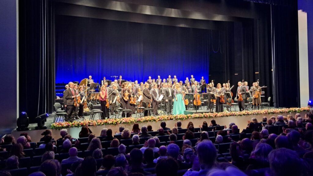 La Orquesta Sinfónica de les Illes Balears en el escenario durante el Concierto de Año Nuevo