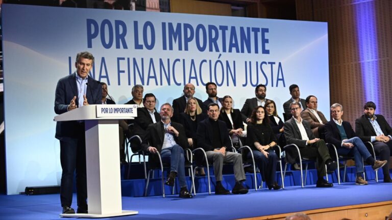 Reuni&oacute;n del PP en Zaragoza discutiendo financiaci&oacute;n justa para Espa&ntilde;a.