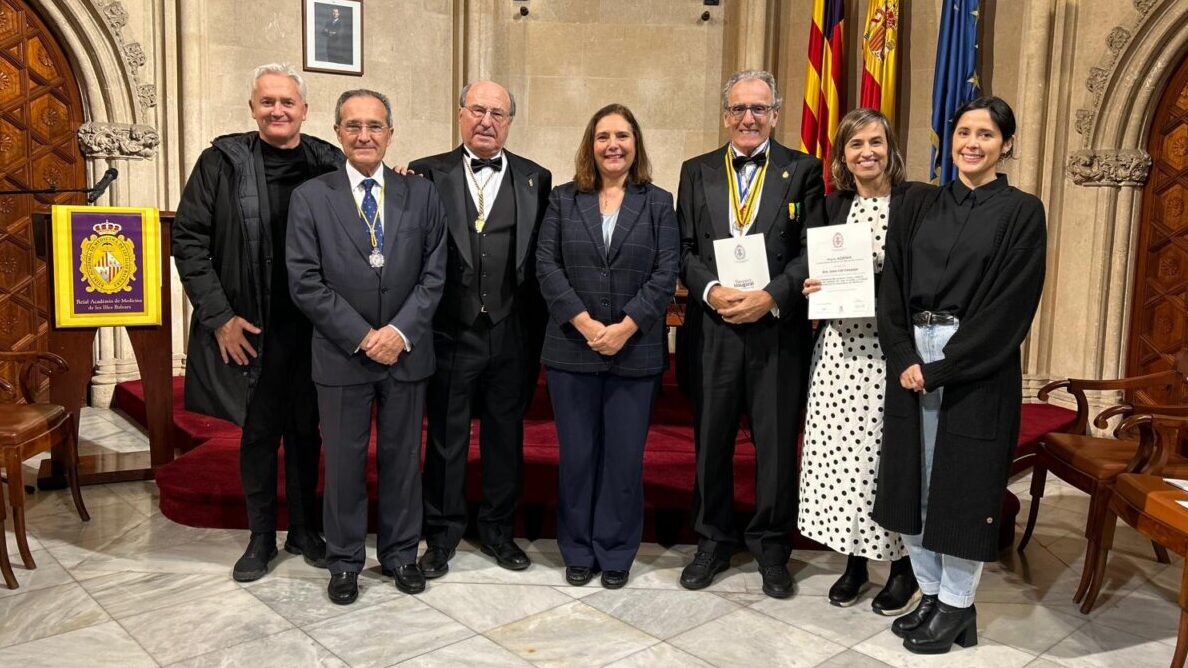 Grupo de investigadores premiados por ADEMA en la Reial Acad&egrave;mia de Medicina