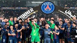 Jugadores del PSG celebrando la Supercopa de Francia 2026
