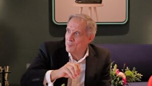 Ra&uacute;l Gonz&aacute;lez durante una reuni&oacute;n sobre el grupo Barcel&oacute; Hotel.