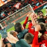 Jugadores del RCD Mallorca celebrando una victoria en el estadio