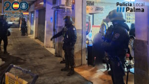 Redada antidroga en un bar de Camp Red&oacute;: 40 identificados y 4 denunciados