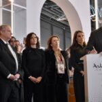 Los reyes Felipe y Letizia en el stand de Andaluc&iacute;a durante Fitur 2026.