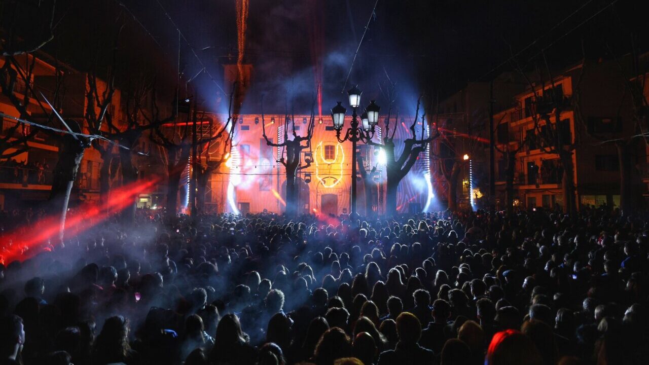 Espect&aacute;culo piromusical en Sa Pobla durante las fiestas de Sant Antoni