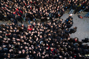 Multitud de personas celebrando la fiesta de Sant Antoni en Manacor