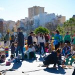 Familias disfrutando de actividades en el Parc de sa Riera durante el Sant Sebasti&agrave; Petit.