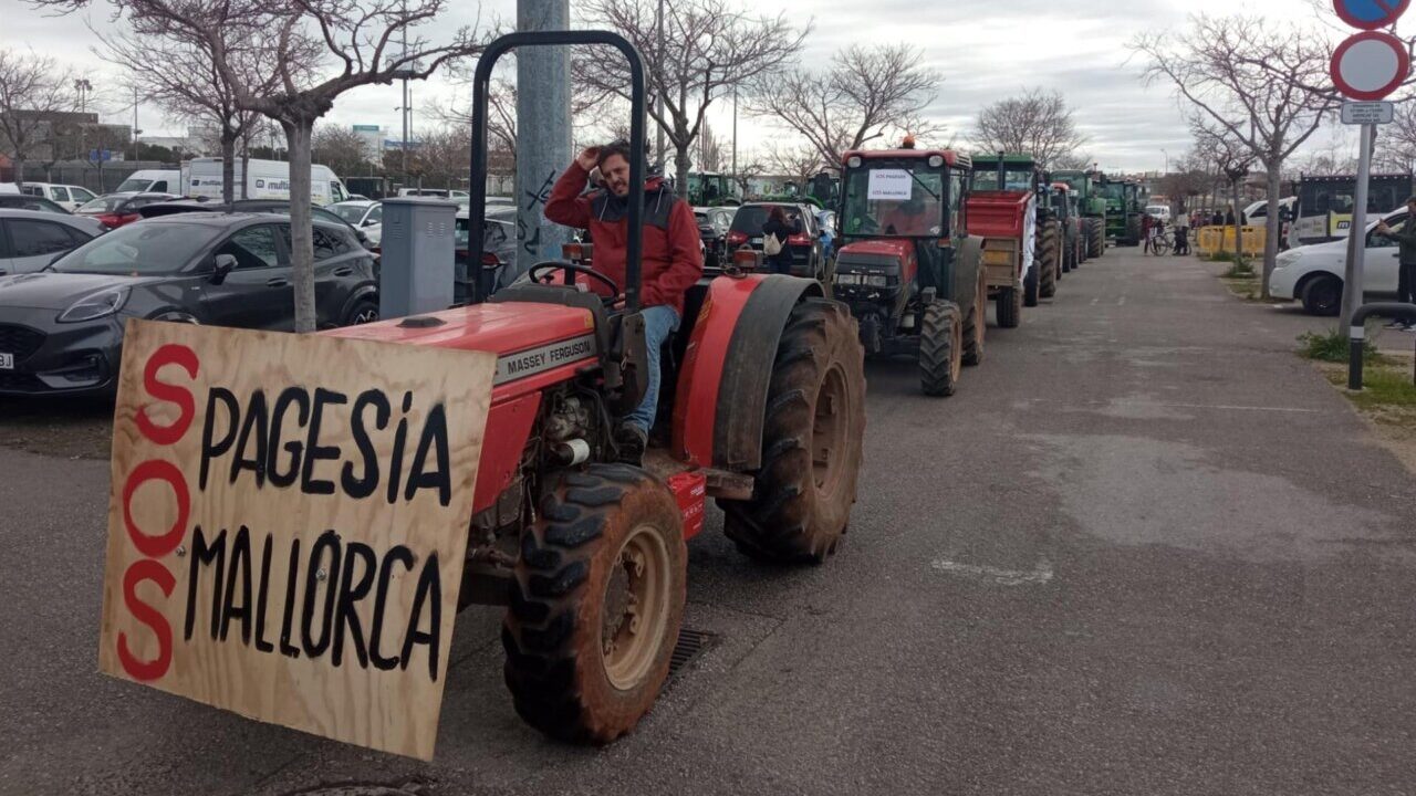 Tractorada en Mallorca con mensaje de SOS para la agricultura local