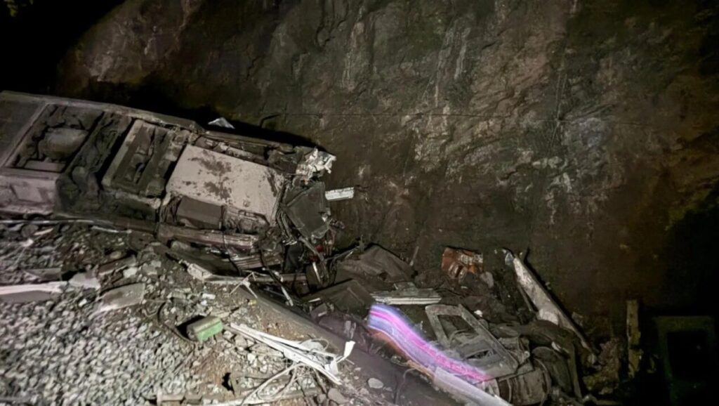 Vista del tren descarrilado en Adamuz, Córdoba tras el accidente