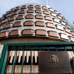 Edificio del Tribunal Constitucional en Espa&ntilde;a con su distintiva c&uacute;pula