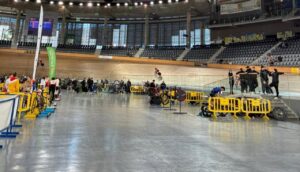 Interior del Vel&ograve;drom Illes Balears durante un campeonato de ciclismo