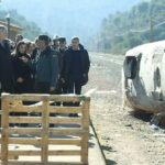 Los reyes Felipe y Letizia visitan el lugar de un accidente ferroviario en Adamuz