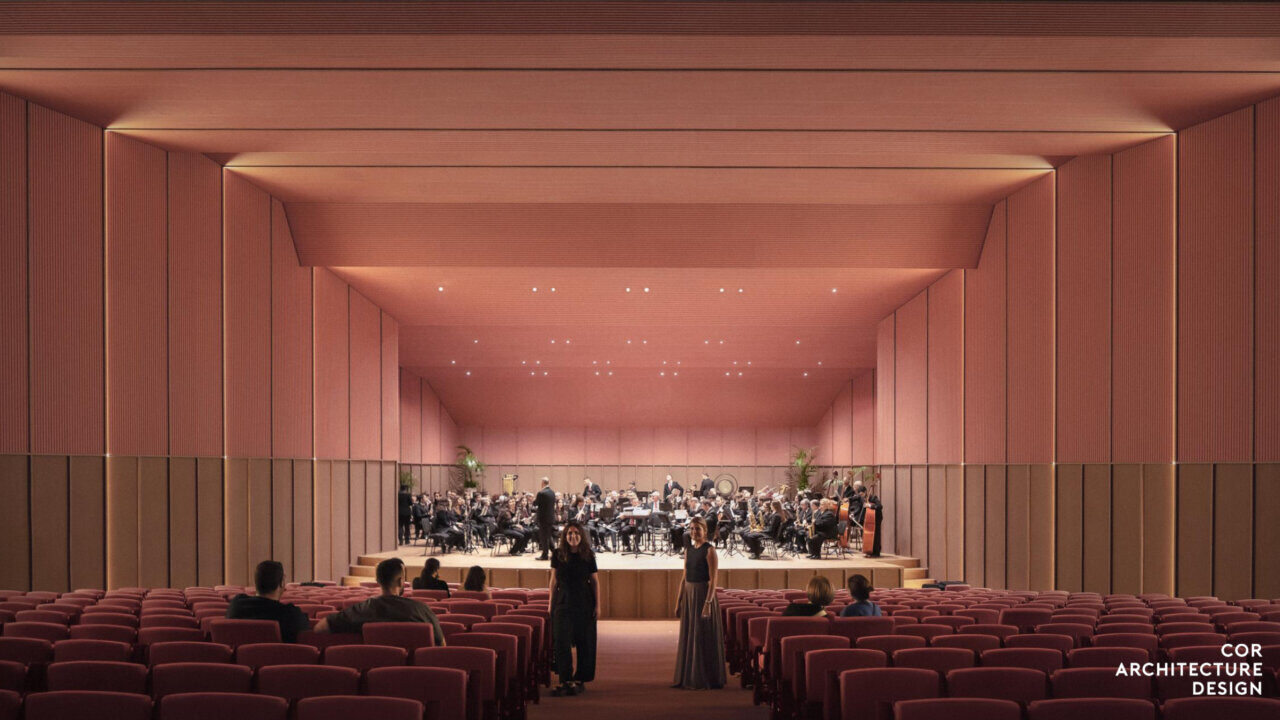 Interior del Auditori Municipal de Felanitx con orquesta en el escenario