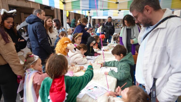 Niños participando en actividades de carnaval en Palma